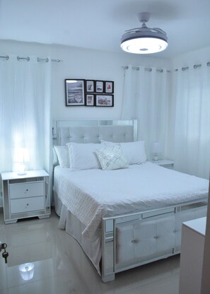 3 bedrooms, iron/ironing board, WiFi, bed sheets