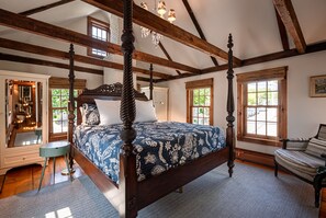 4 soveværelser, skrivebord, strygejern/strygebræt, gratis Wi-Fi