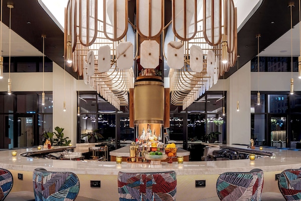 2 bars/lounges, lobby lounge, rooftop bar