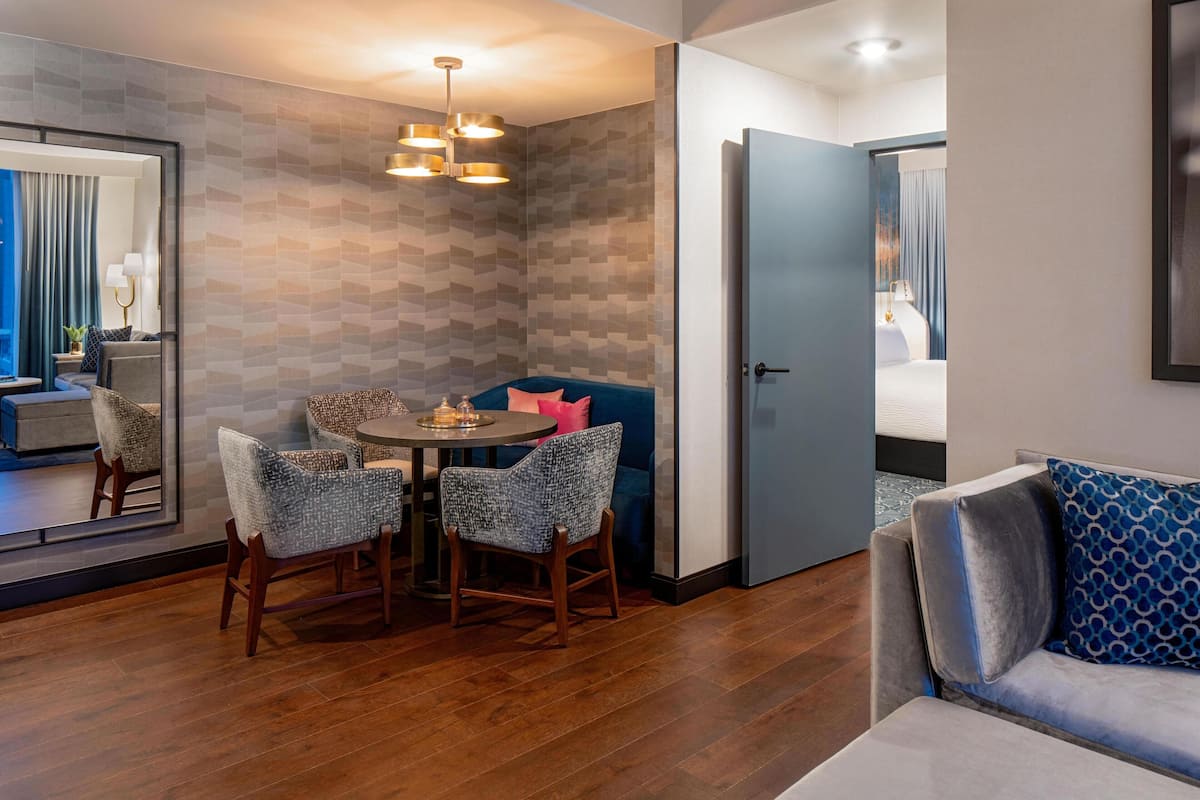 55-inch Smart TV with digital channels, Netflix, Hulu