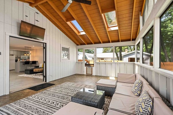 Flachbildfernseher, Kamin