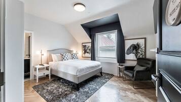 Luksushuone, 1 keskisuuri parisänky, tupakointi kielletty | 1 makuuhuone, pimennysverhot, ilmainen Wi-Fi, vuodevaatteet