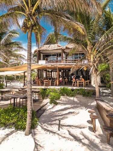 NIKEN BEACHFRONT HOTEL