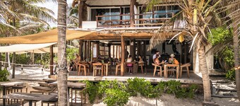 NIKEN BEACHFRONT HOTEL