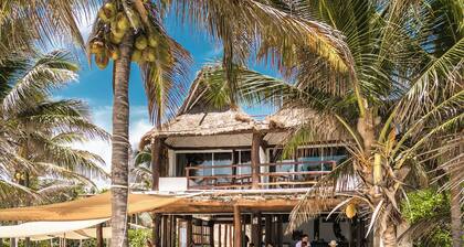 NIKEN BEACHFRONT HOTEL