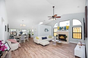 TV - White Sand Villa
(Jacksonville Beach)