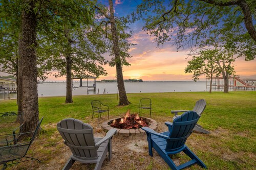 Open Water~Sunsets~Swimming~Standing Work Station with High Speed Internet~Lake