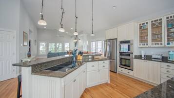 House, Multiple Beds, Kitchen, Beach View | Private kitchen | Fridge, microwave, oven, stovetop