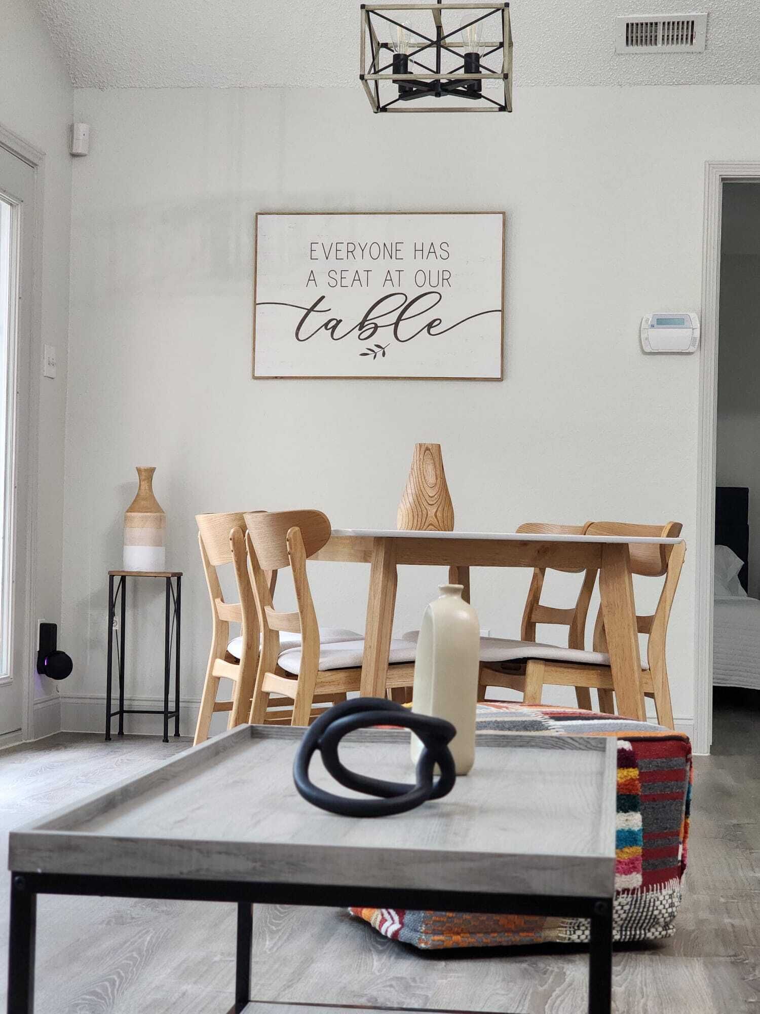 Good Vibes home.! A beautifully renovated house in a prime location-DFW Airport
