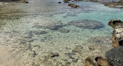 North Shore Beach House with AC, 30 day rental