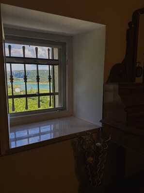 Interior - JUKINI DVORI HOLIDAY HOUSE WITH INFINITY HEATED POOL, VIEW LAKE AND NATURE (Ričice)