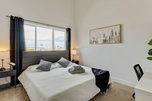3 habitaciones, escritorio, tabla de planchar con plancha y wifi 