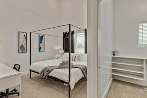 3 bedrooms, desk, iron/ironing board, WiFi - 3 Min to DT | 2 Car Garage| Lux Townhome |King Bed (Salt Lake City)