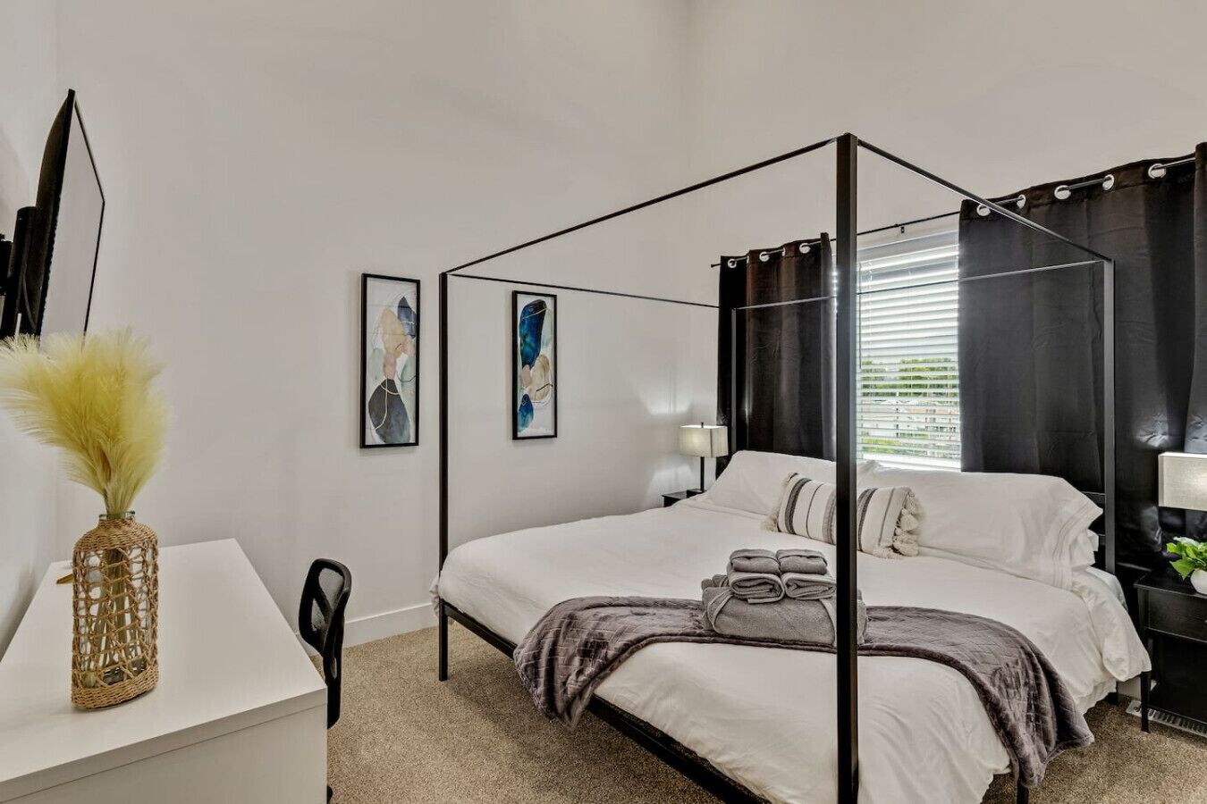 3 多间卧室、办公桌、熨斗/熨衣板、WiFi