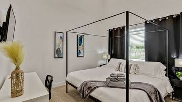 3 bedrooms, desk, iron/ironing board, WiFi