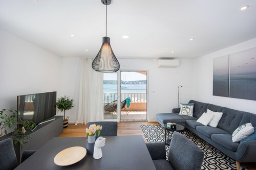 Sea you soon by the beach 2bedroom suite