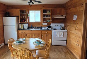 Fridge, microwave, oven, stovetop - 2 Bedroom Cottage  (York)