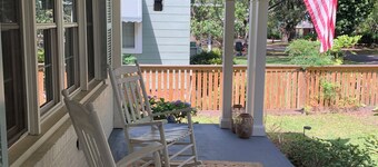 Cozy Cottage in Historic Willowbank