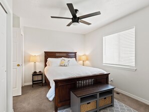 4 bedrooms, WiFi - Family-Friendly 4BR + Loft - Sleeps 10 in Town! (Pocatello)