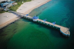 In Strandnähe, Liegestühle, Strandtücher