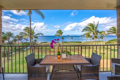Elegant Penthouse Oceanfront Vistas