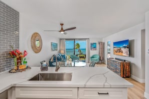 Luxury-Apartment | Eigene Küche | Großer Kühlschrank, Mikrowelle, Ofen, Herdplatte