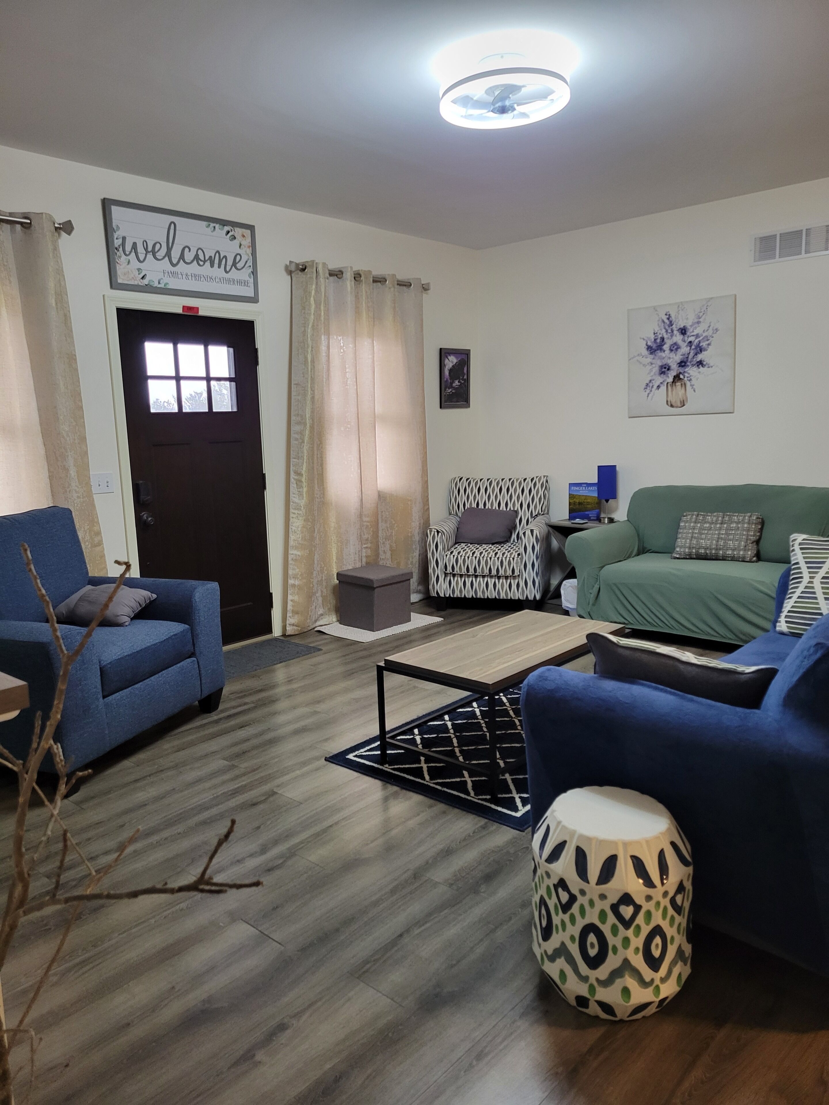 智能电视、桌上足球、书