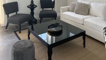 智能電視、書籍