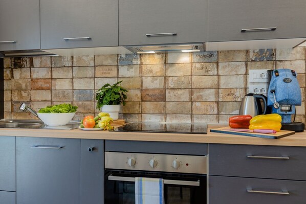 Oven, stovetop, dishwasher, toaster