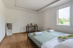 1 bedroom, iron/ironing board, Internet, bed sheets