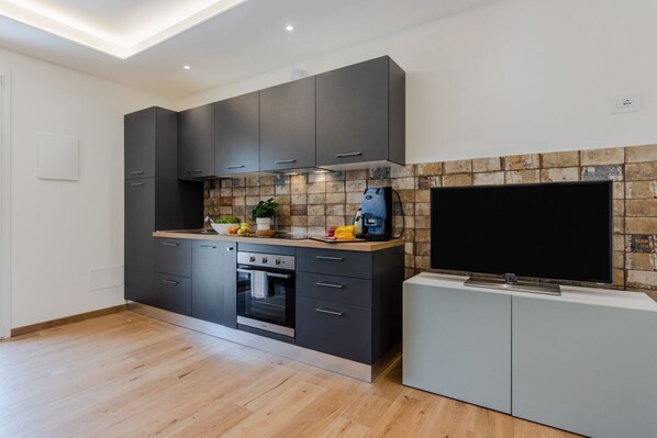 Oven, stovetop, dishwasher