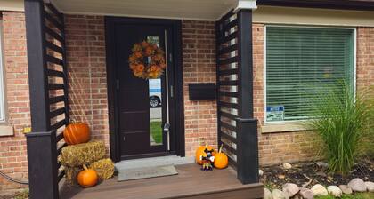 Your perfect stay! Fenced yard, pets, infants, families welcomed!