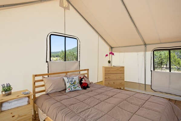 1 bedroom, iron/ironing board, travel cot, free WiFi