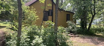 Cozy 1950âs lake front cabin with beautiful sunsets!