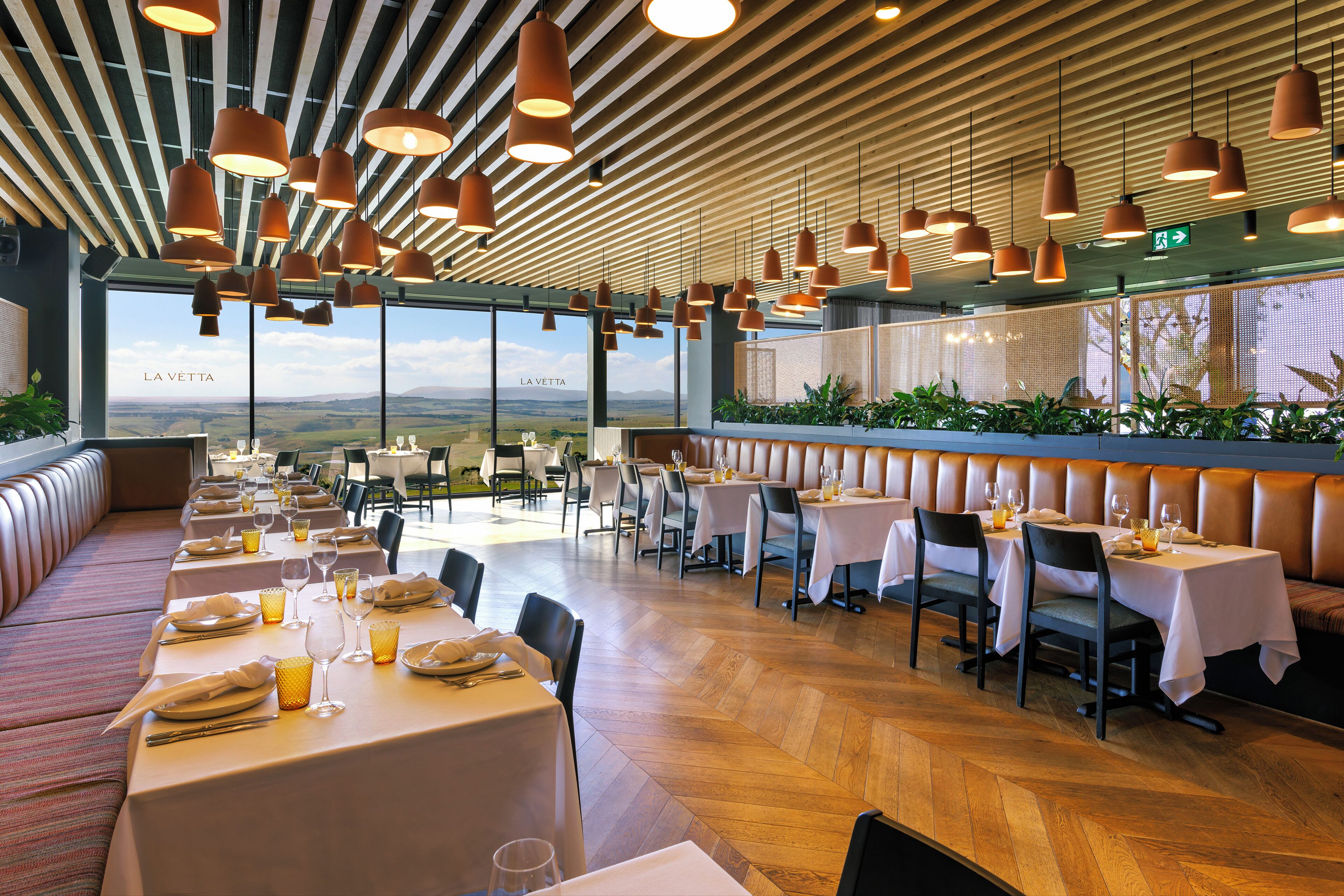 2 restaurants, Italian cuisine