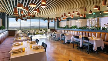 2 restaurants, Italian cuisine