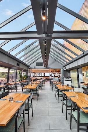 2 restaurantes, cocina italiana. Marnong Estate