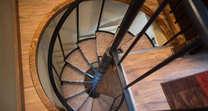 Trophy Buck sleeps 6, or rent all 4 for 20. Horseback riding across the Rd!