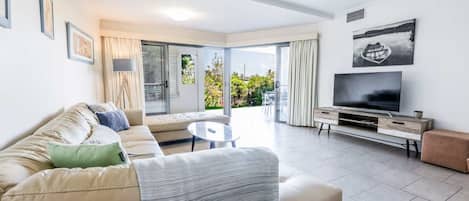 Televisión, oficina