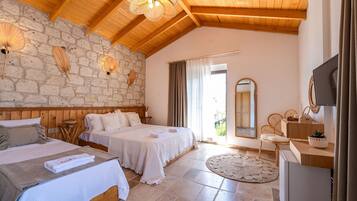 Deluxe Triple Room, Non Smoking, Balcony