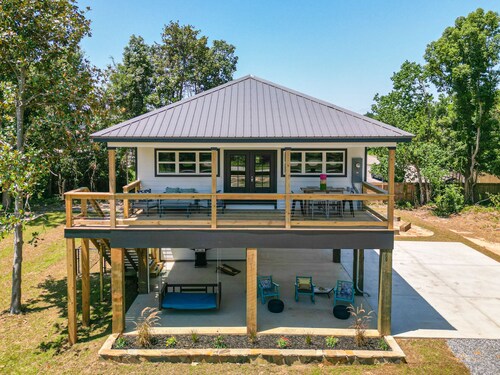 New cottage blocks from the beach; pets OK! Firepit!  Grill! EV Charger! 65” TV