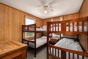 5 bedrooms, WiFi, bed sheets
