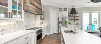 Seahorse Villa! Amazing Ocean Views, Heated Pool, Game Room, Steps to Beach