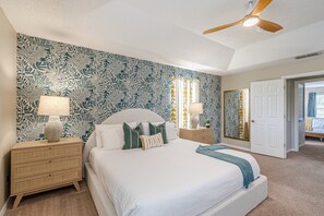 7 bedrooms, iron/ironing board, travel cot, WiFi - Stunning, designer furnished 7th Heaven Villa! Resort home, large pool, 4 master suites (Kissimmee)