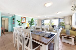 Family Apartment | In-room dining - Riverdance Apt 5  (Mooloolaba)