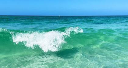 Cozy 1 bedroom 1 bathroom apartment cottage only a short distance from the beach