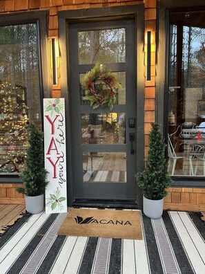 Exterior detail - Play Set, Games, Hot Tub, Fire Pit, Shake It Off (Broken Bow)