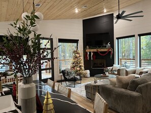 Interior - Play Set, Games, Hot Tub, Fire Pit, Shake It Off (Broken Bow)