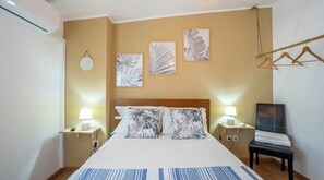2 chambres, fer et planche à repasser, lit parapluie, Wi-Fi gratuit