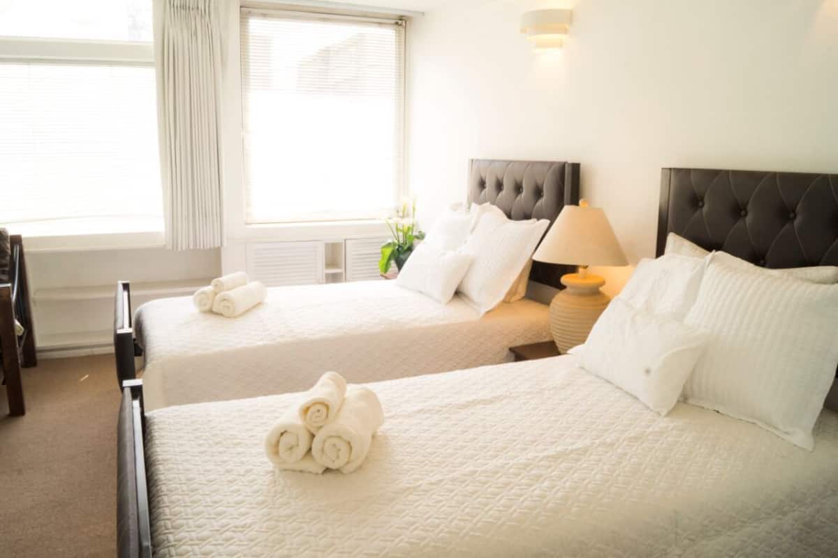 Apartamento Confort | Zona de estar | Una televisión de pantalla plana